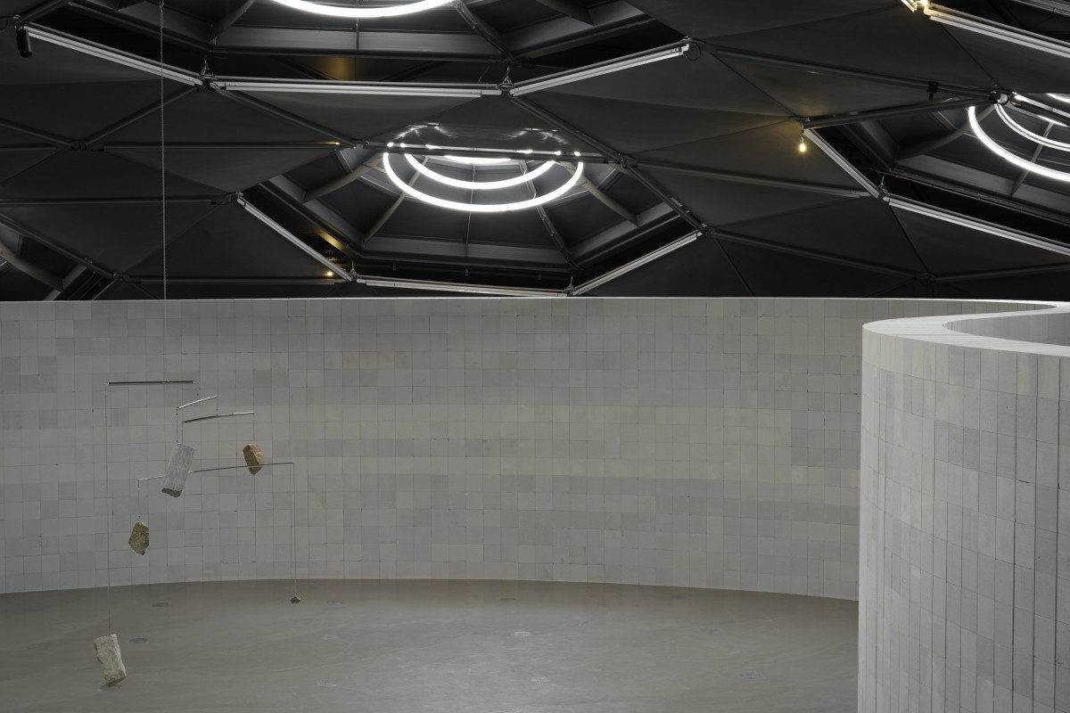 Alicja Kwade @ Sol LeWitt's Wall. Performed