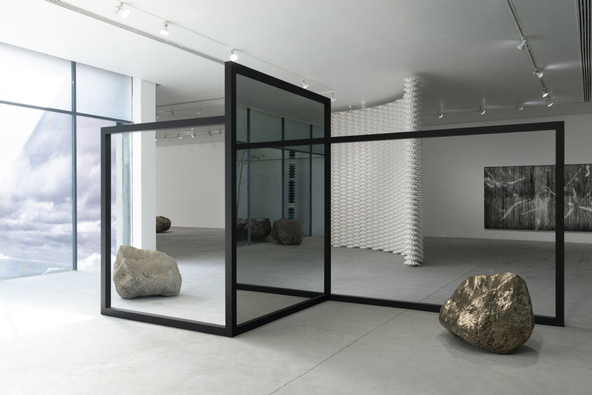 Atr&aacute;s y m&aacute;s all&aacute; - with Gregor Hildebrandt