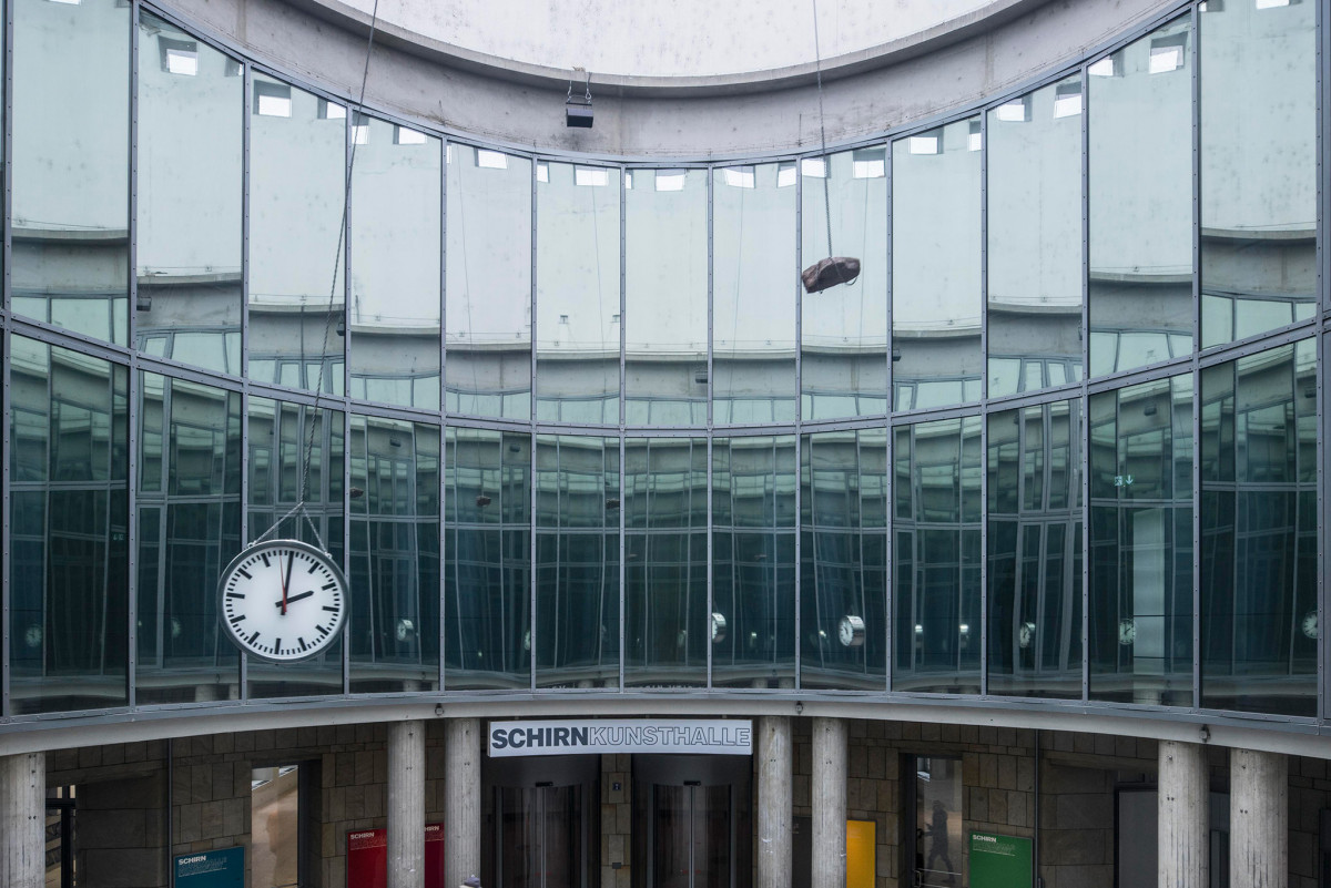 Die beweegte Leere des Moments